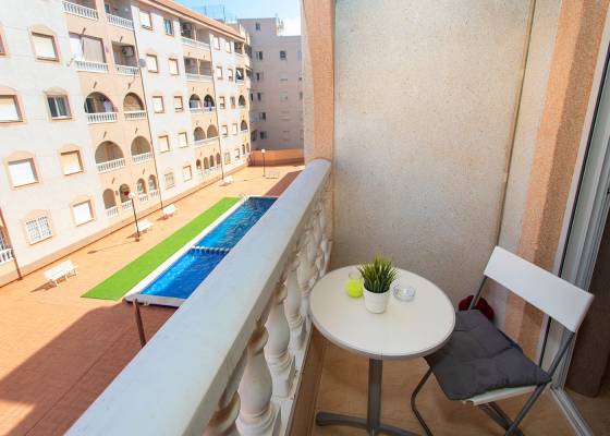 Apartment / flat - Resale - Torrevieja - Centro