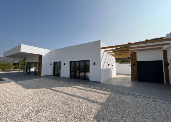 Chalet - Nueva construcción  - La Romana - LR-VCV450