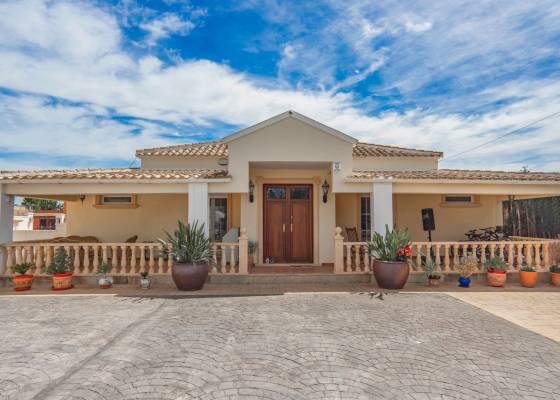 Chalet - Venta - Heredades - Heredades