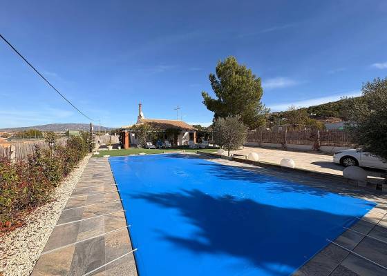 Country house - Resale - Pinoso - Pinoso
