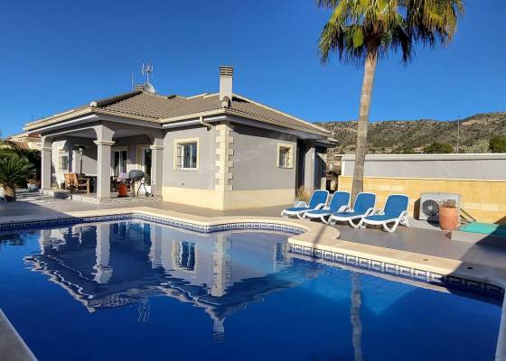 Detached villa - Resale - La Romana - La Romana