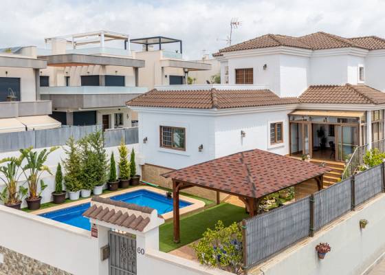 Detached villa - Resale - Los Montesinos - La Herrada