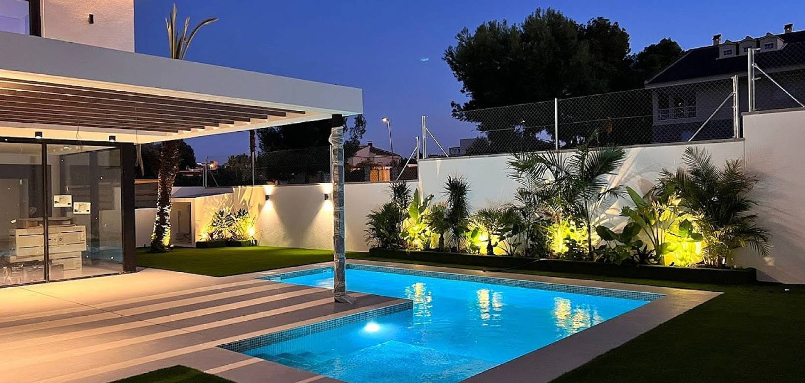 Nieuw gebouw - Villa - Cabo Roig