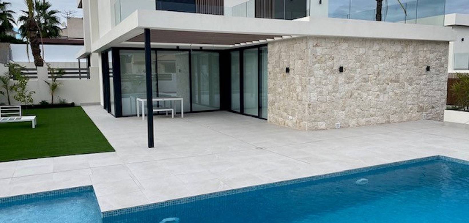 Nieuw gebouw - Villa - Cabo Roig