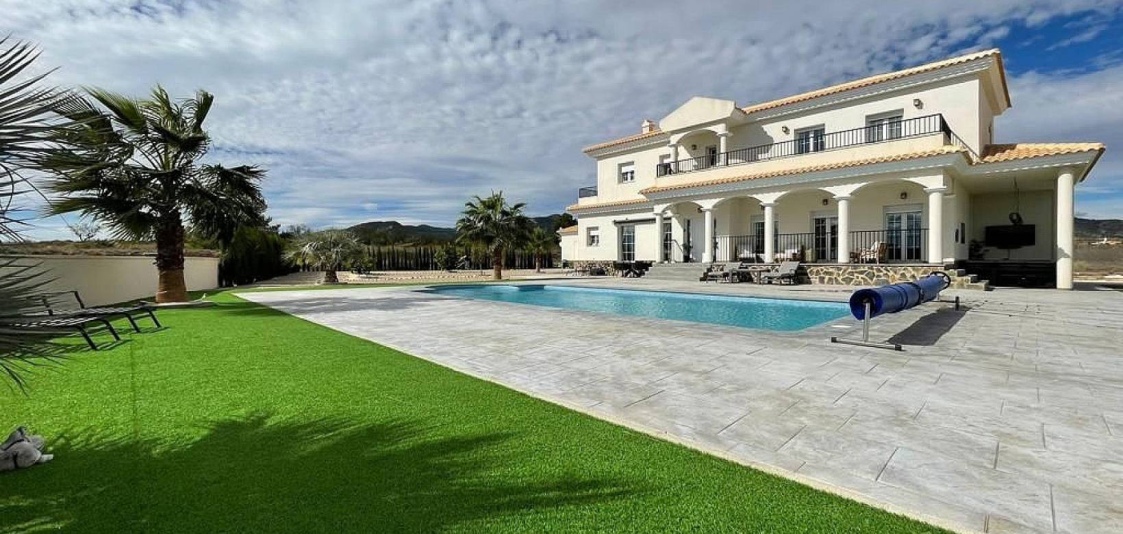 Nueva construcción  - Chalet - Pinoso