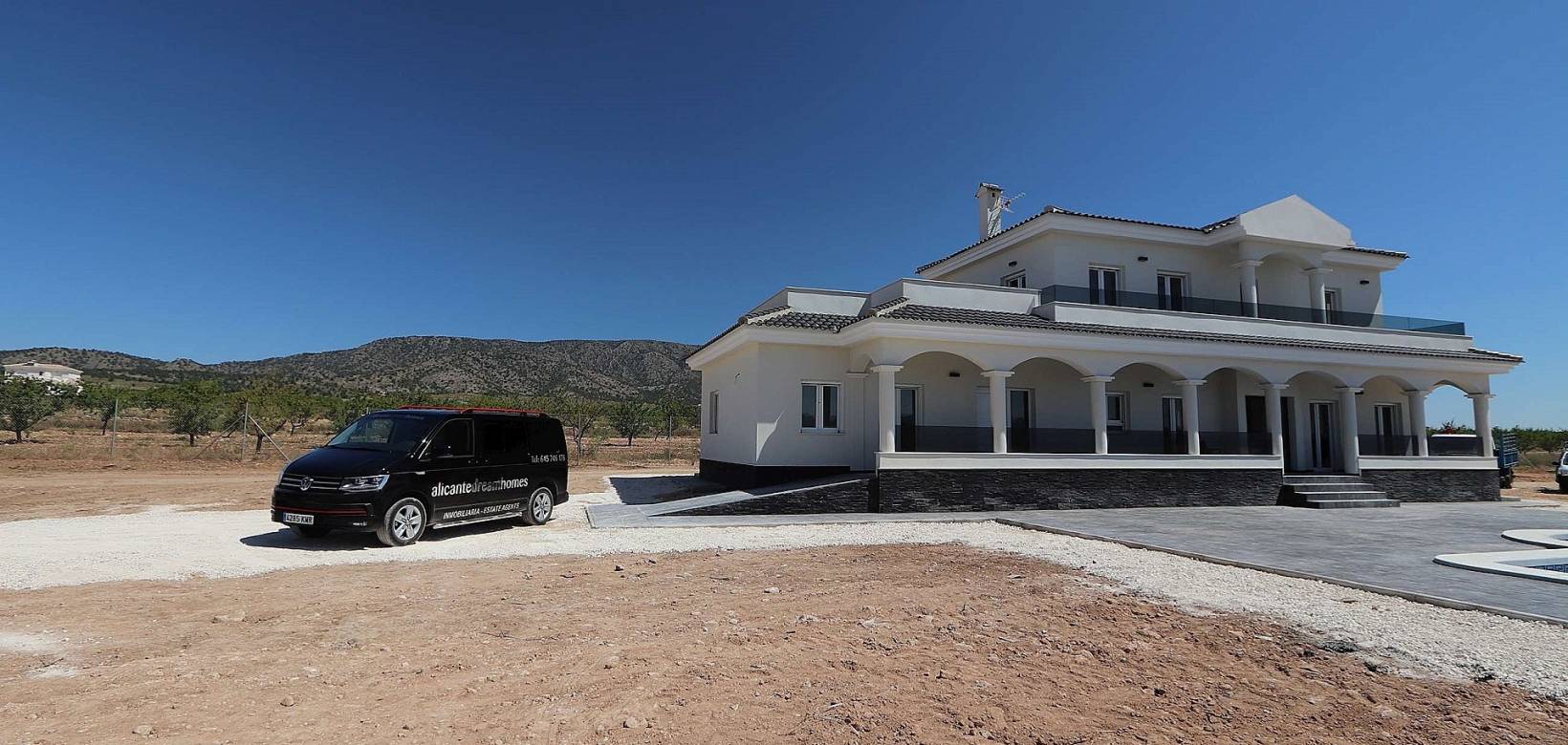 Nueva construcción  - Chalet - Pinoso