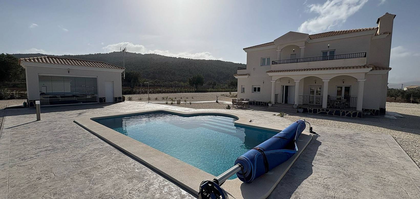 Nueva construcción  - Chalet - Pinoso