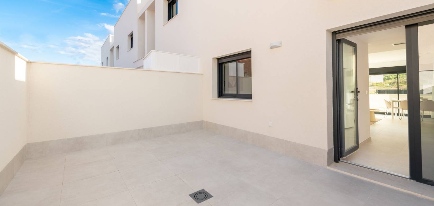 Nueva construcción  - Townhouse - Cox
