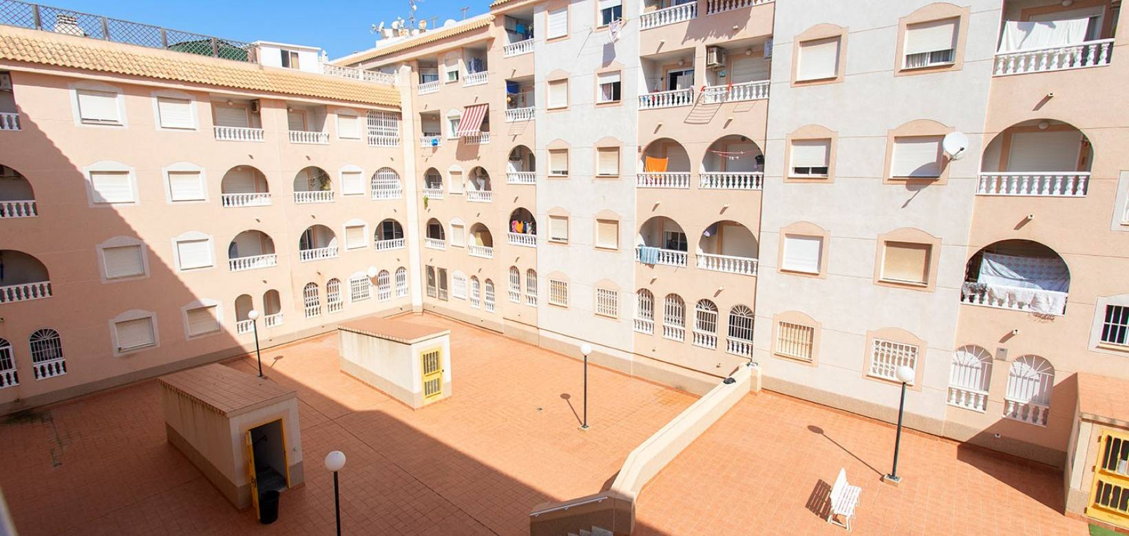 Resale - Apartment / flat - Torrevieja - Centro