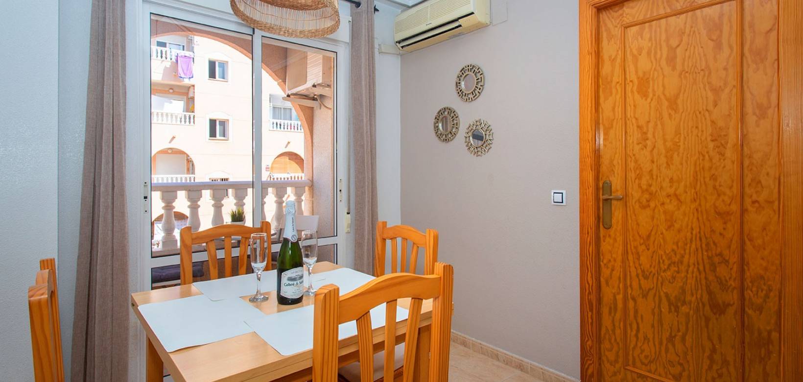 Resale - Apartment / flat - Torrevieja - Centro