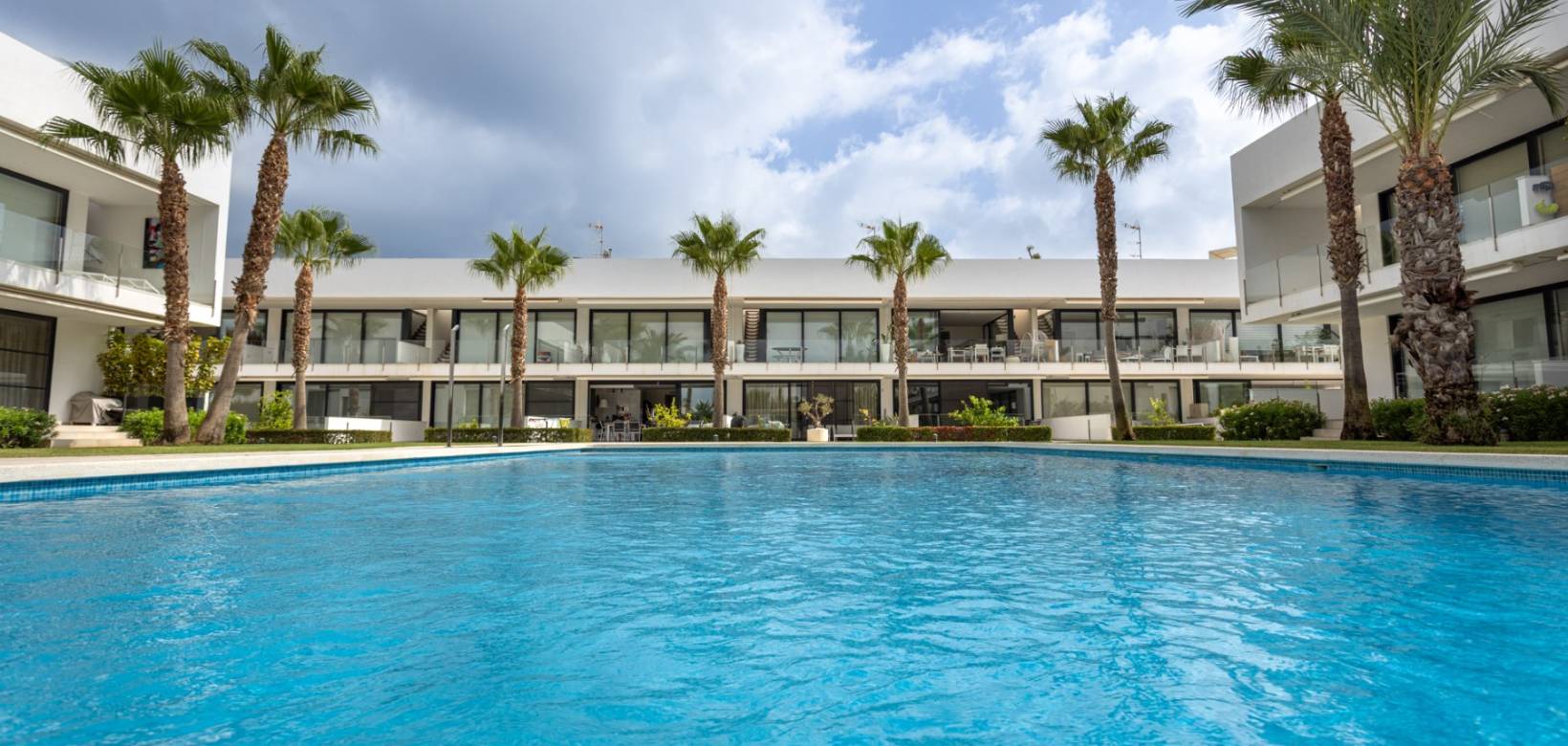 Resale - Apartment - Mar de Cristal