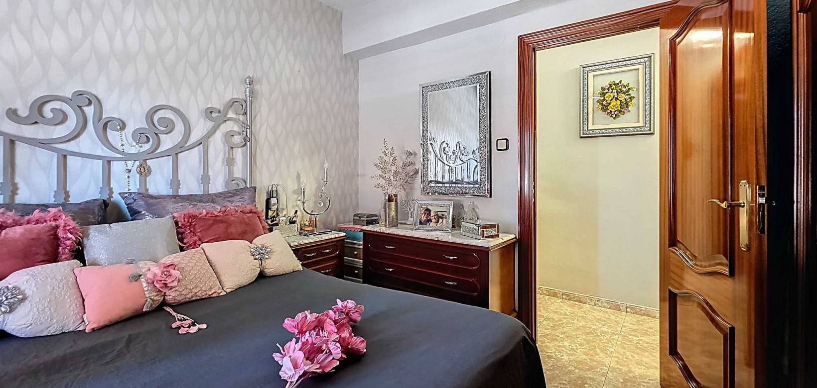 Resale - Apartment - Pinoso