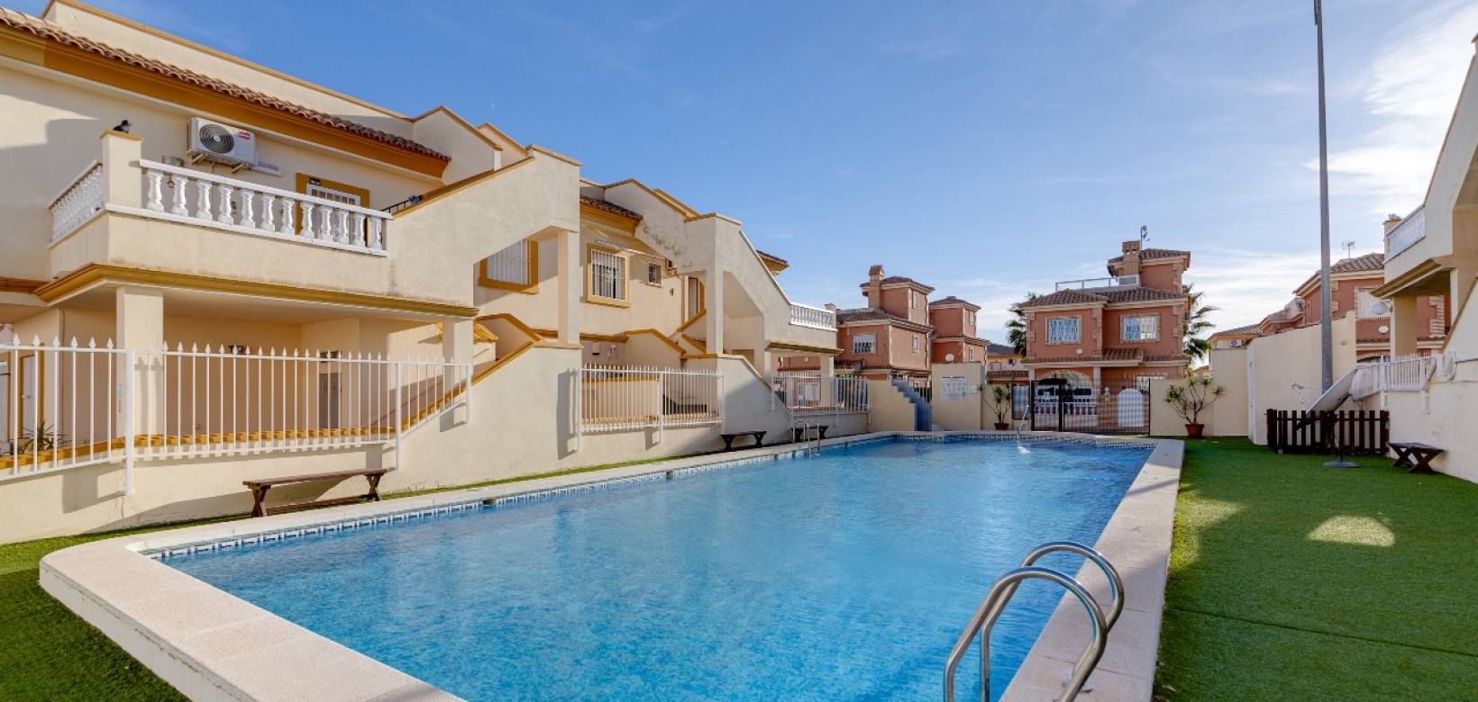 Resale - Apartment - Playa Flamenca - Alicante