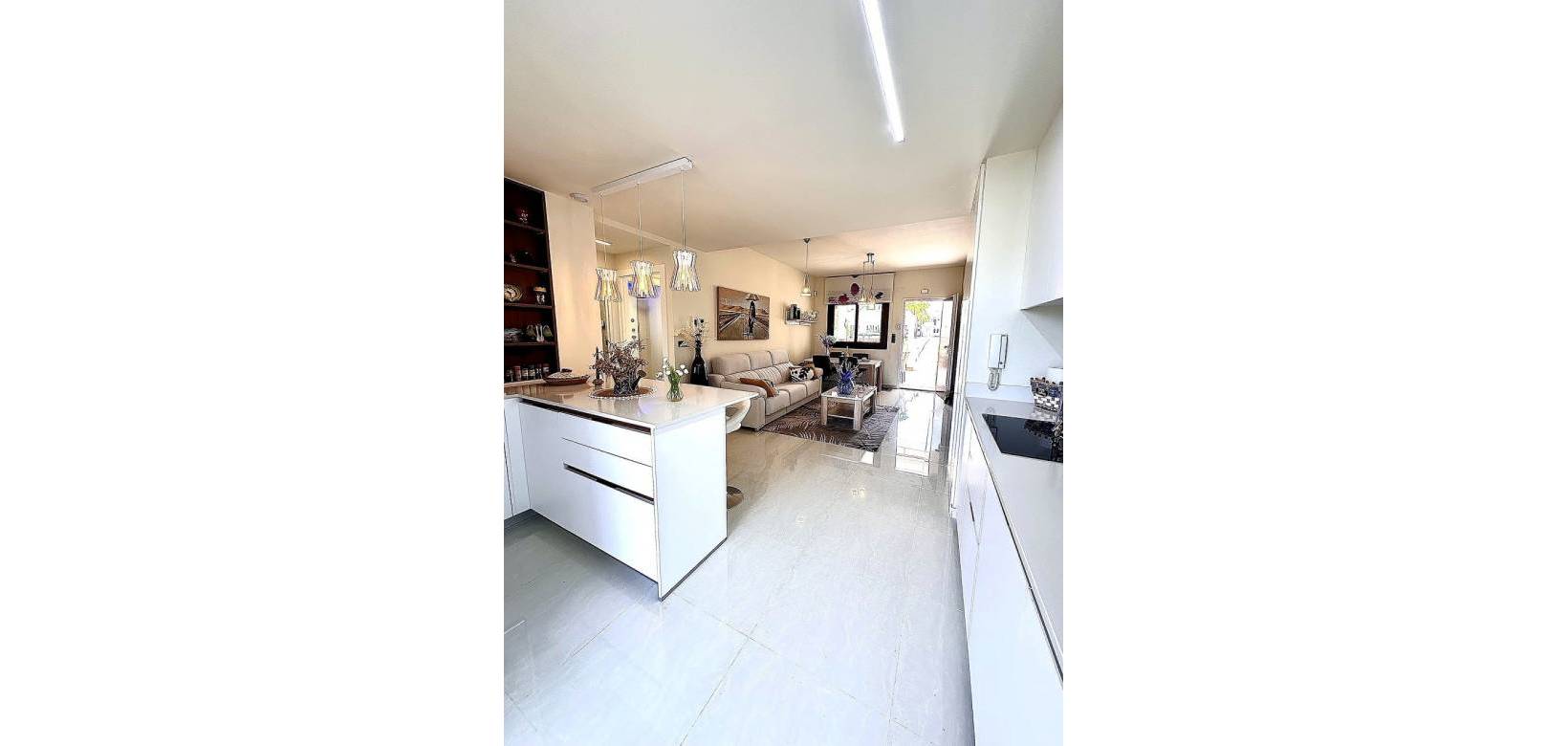 Resale - Bungalow - Torrevieja