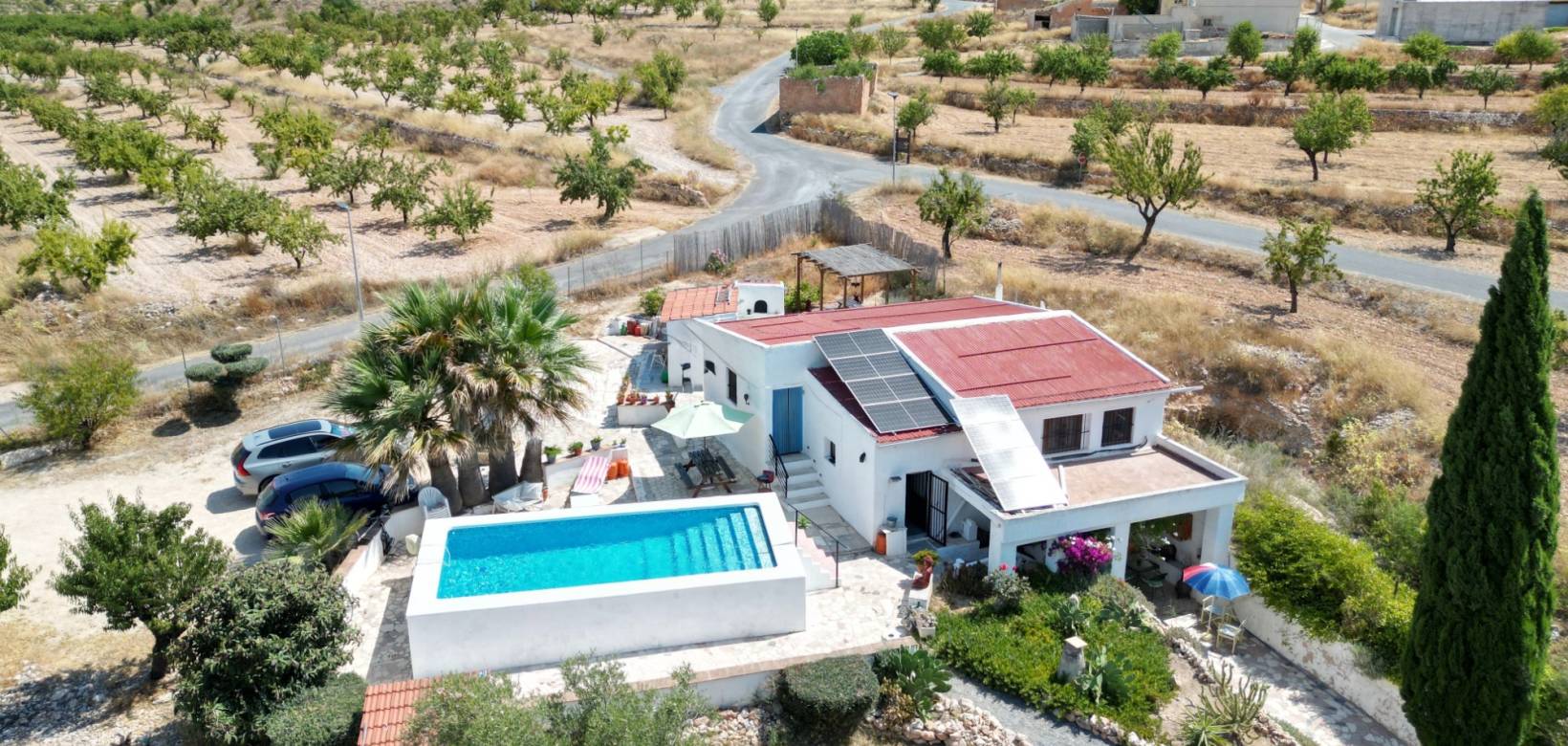 Resale - Cave home - Algueña