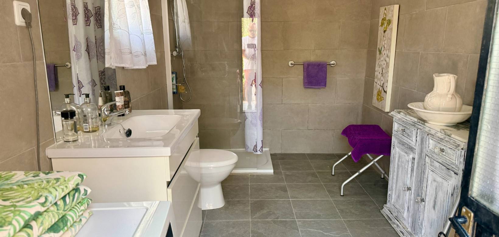 Resale - Cave home - Algueña