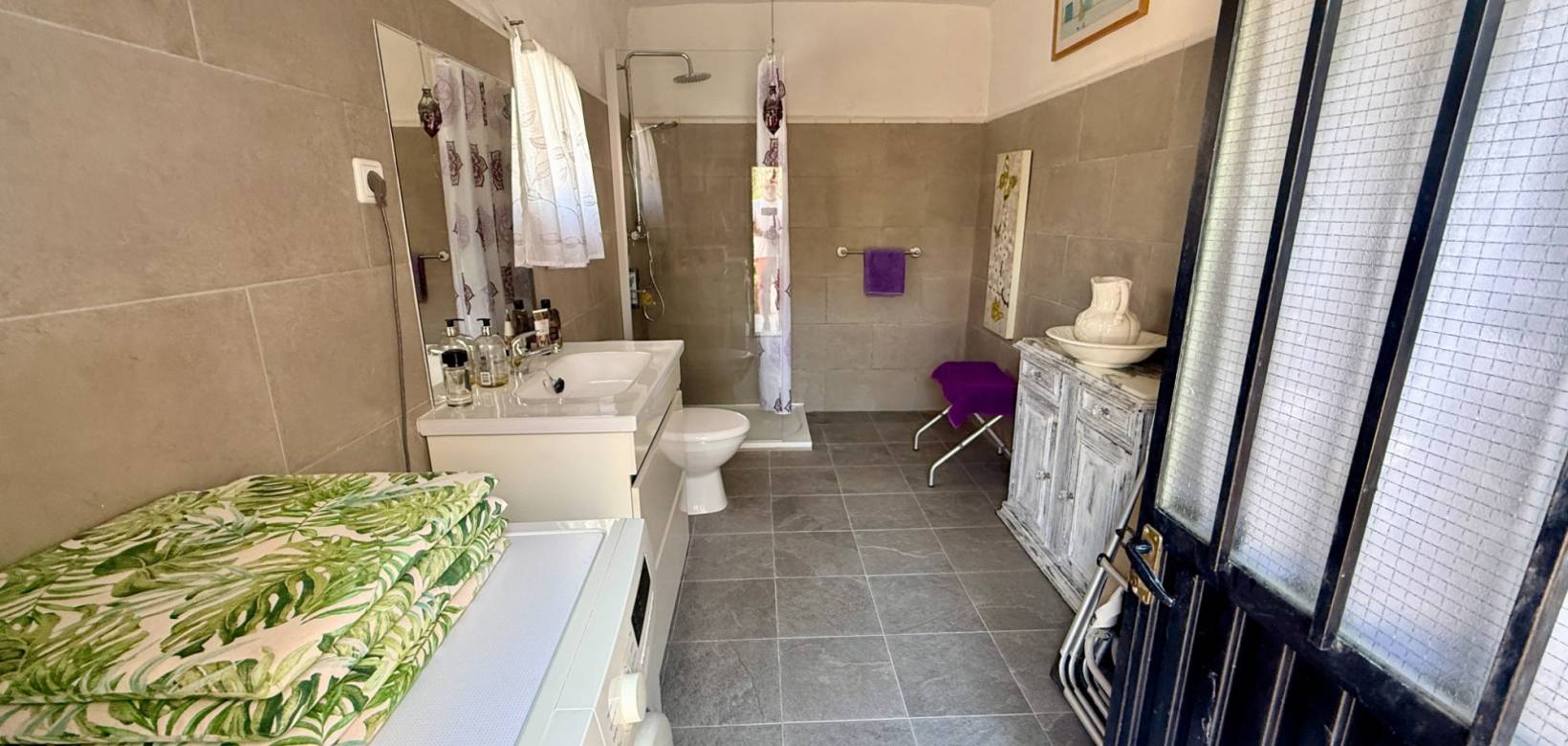 Resale - Cave home - Algueña