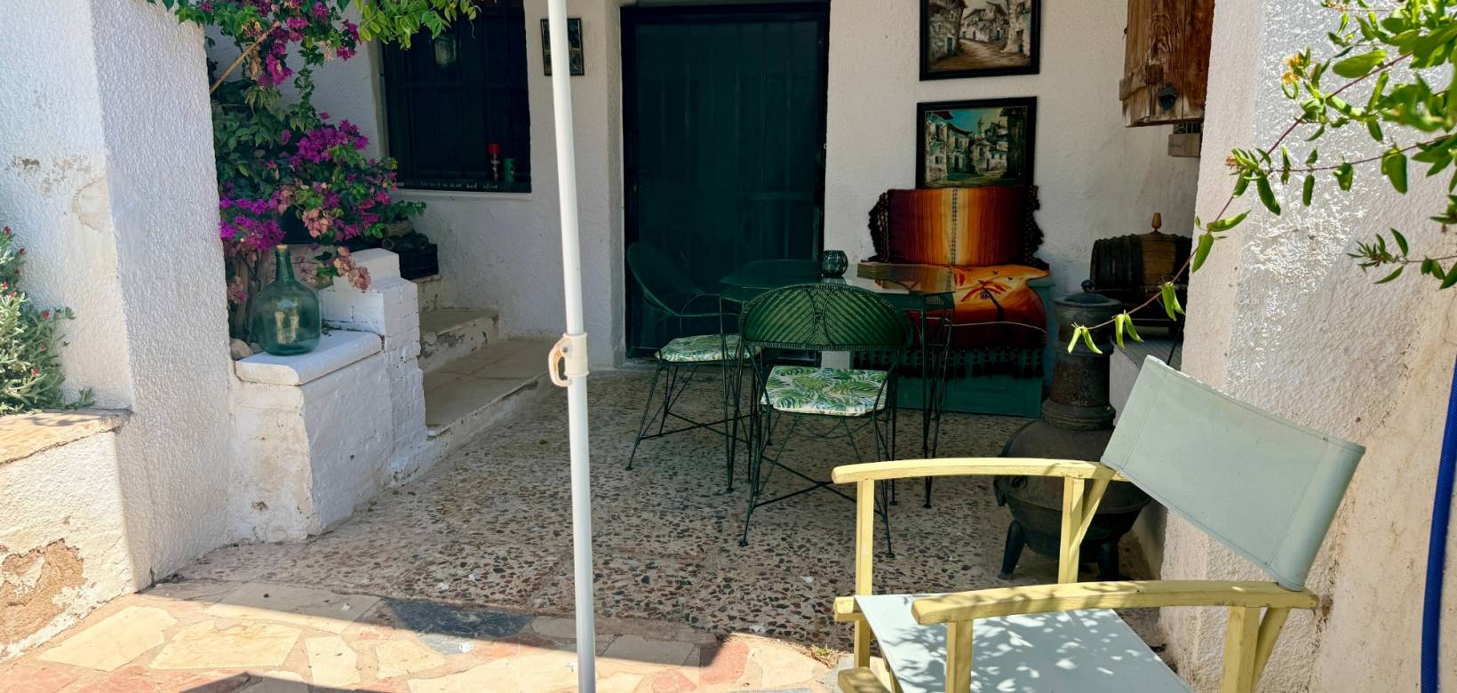 Resale - Cave home - Algueña