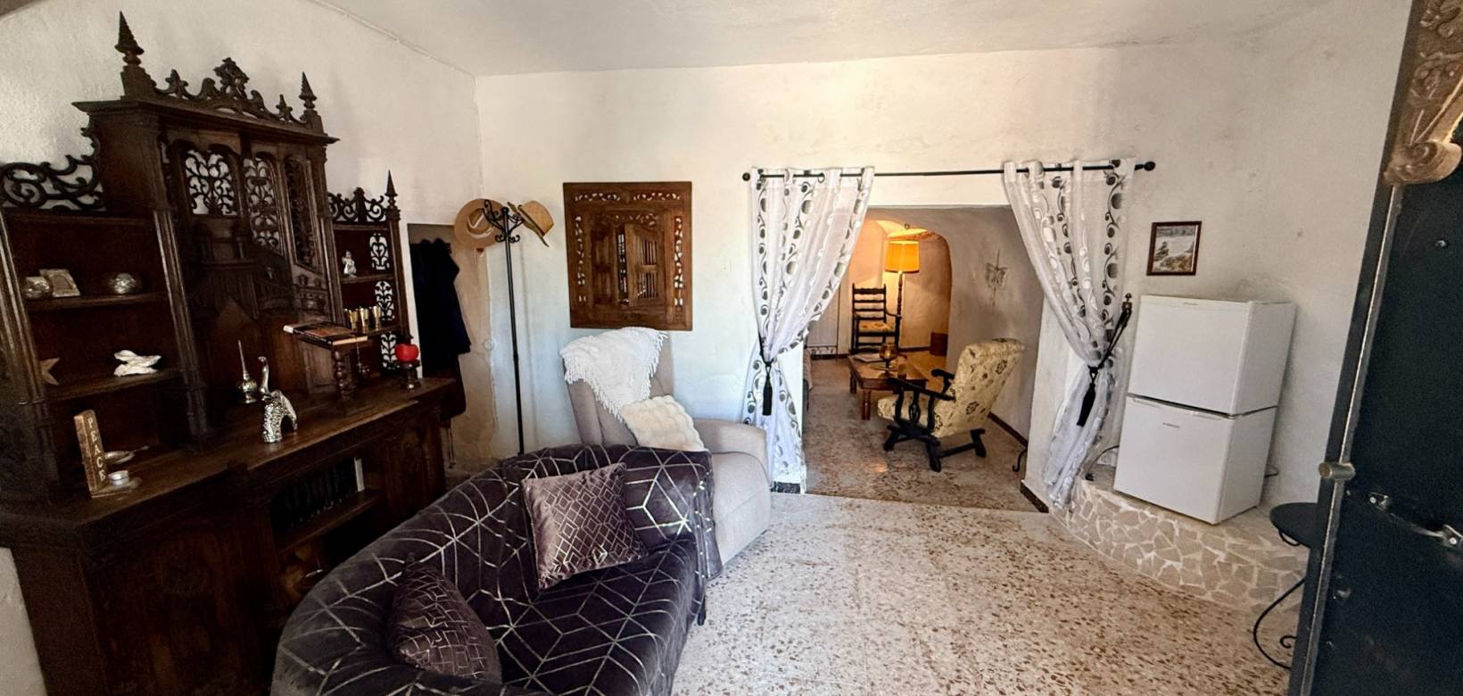 Resale - Cave home - Algueña