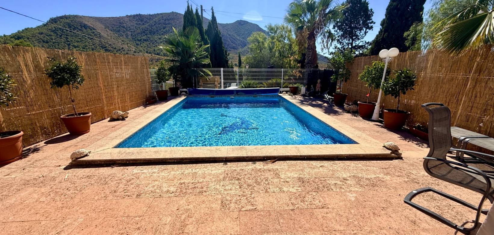 Resale - Cave home - Algueña