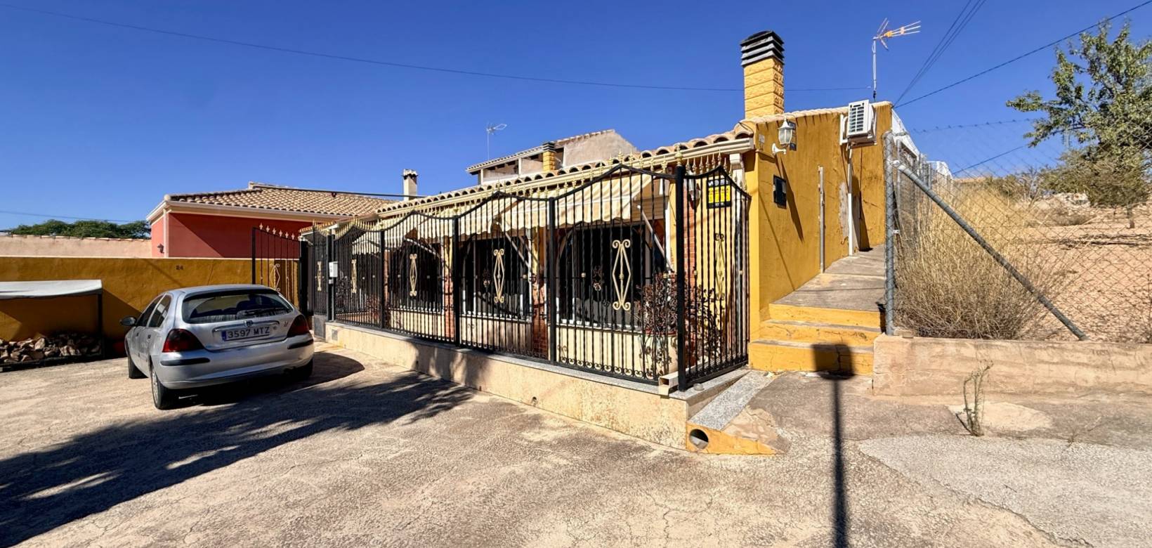 Resale - Cave home - Algueña