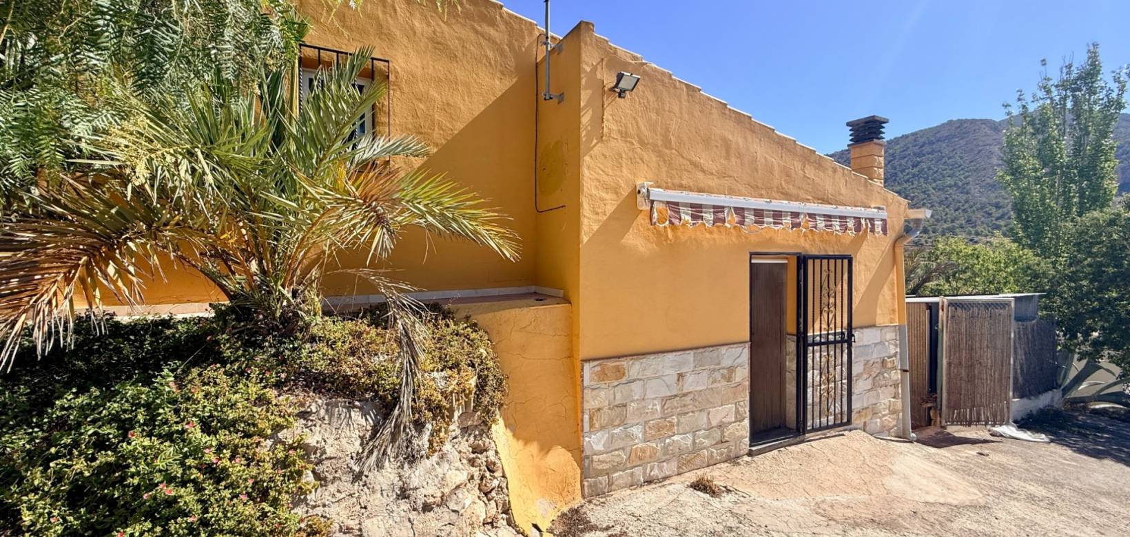 Resale - Cave home - Algueña