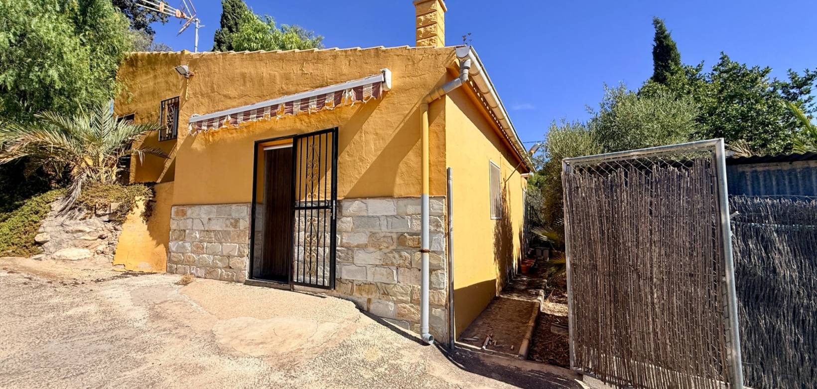 Resale - Cave home - Algueña