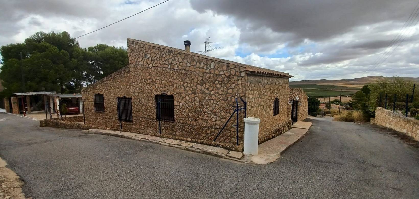 Resale - Country home - Yecla