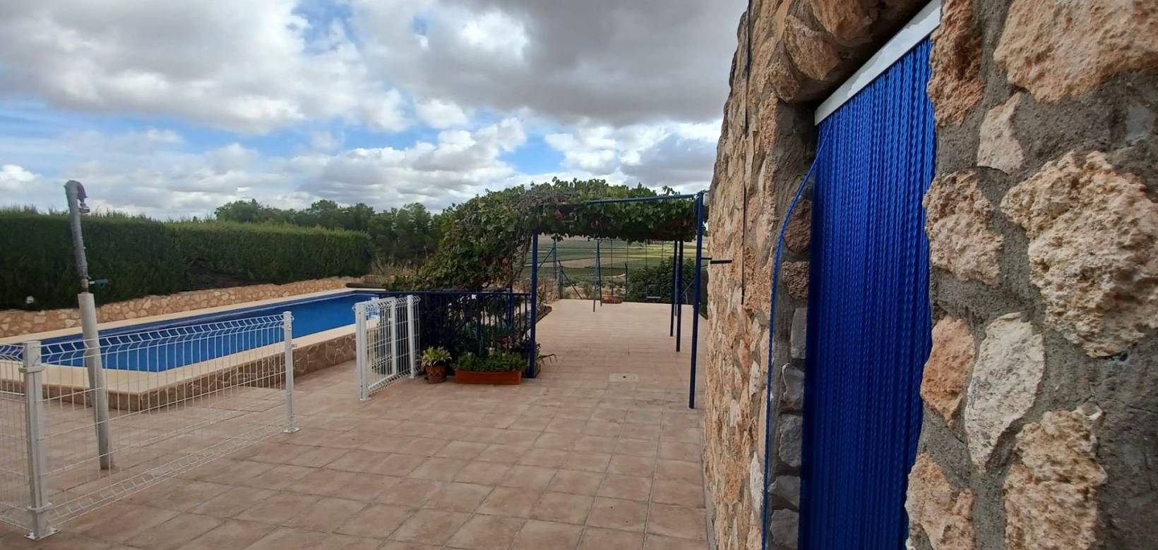 Resale - Country home - Yecla
