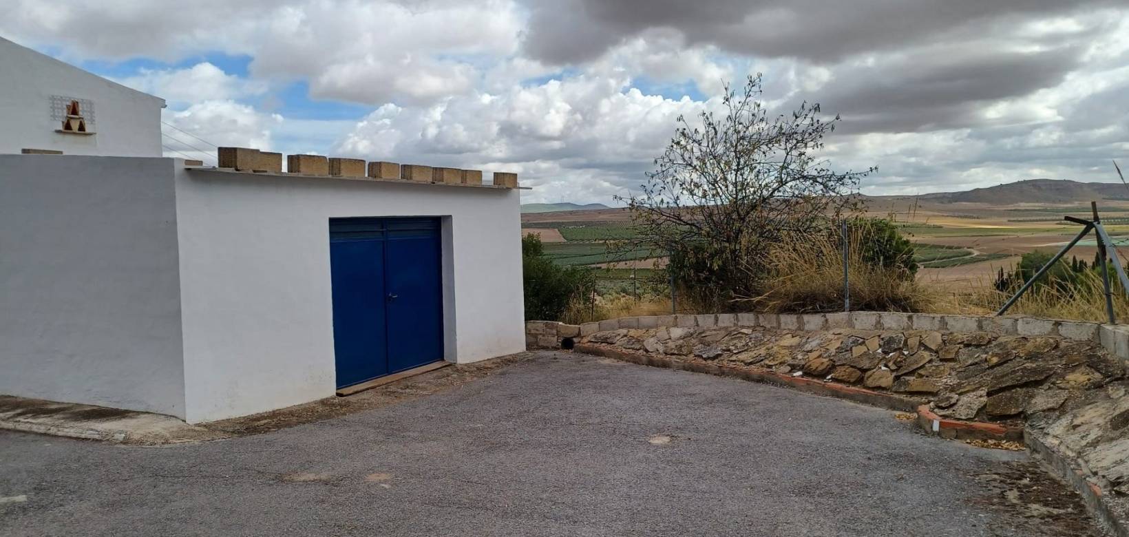 Resale - Country home - Yecla