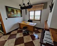 Resale - Country house - Crevillente