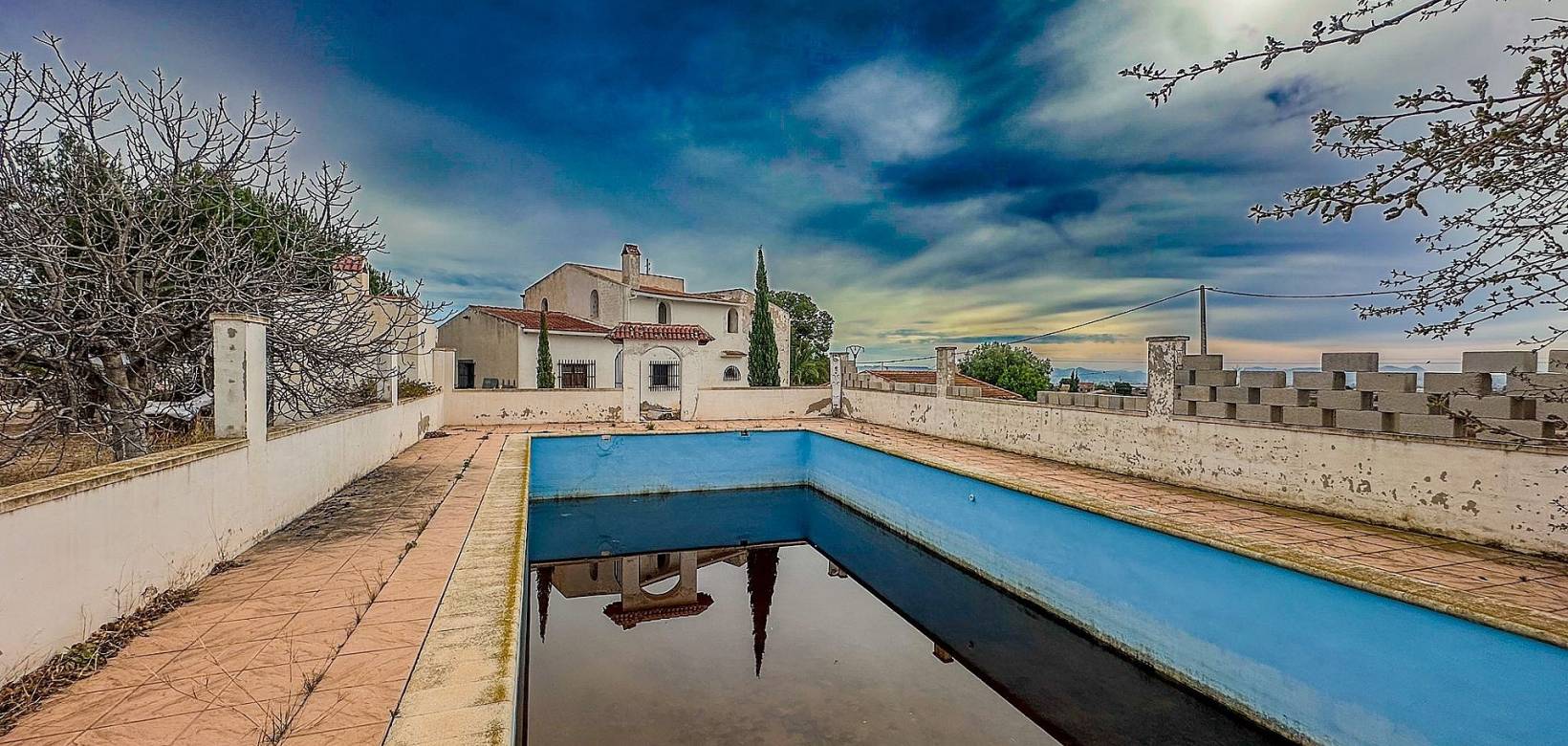 Resale - Country house - Novelda