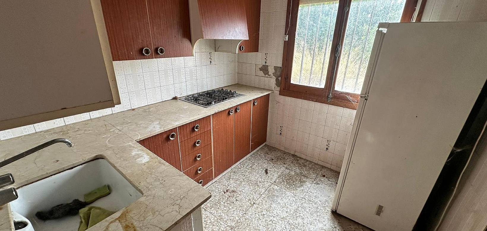 Resale - Country house - Novelda