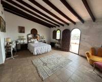 Resale - Country house - Novelda
