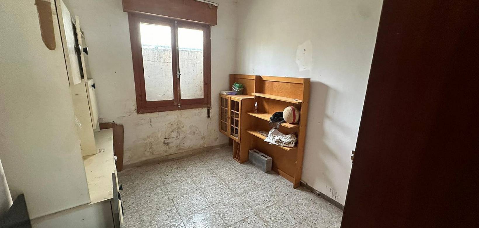 Resale - Country house - Novelda