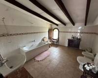 Resale - Country house - Novelda