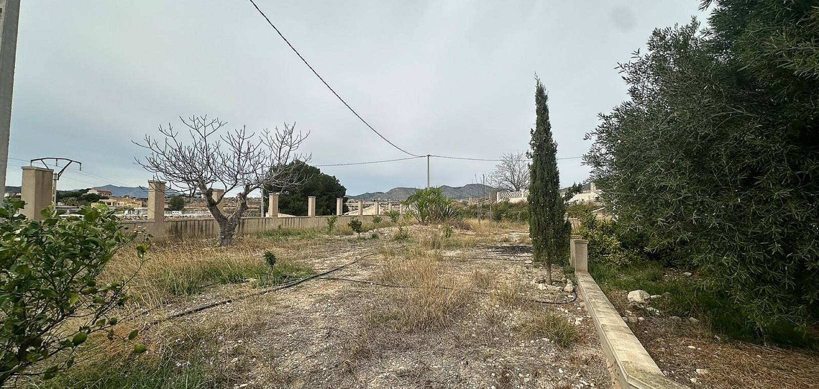 Resale - Country house - Novelda