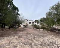 Resale - Country house - Novelda