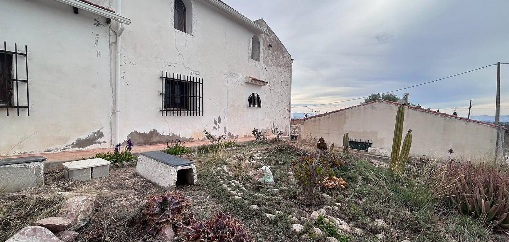 Resale - Country house - Novelda