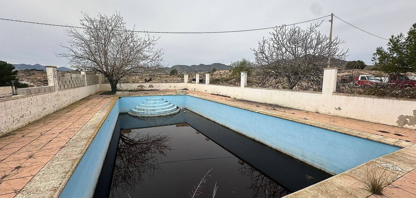 Resale - Country house - Novelda