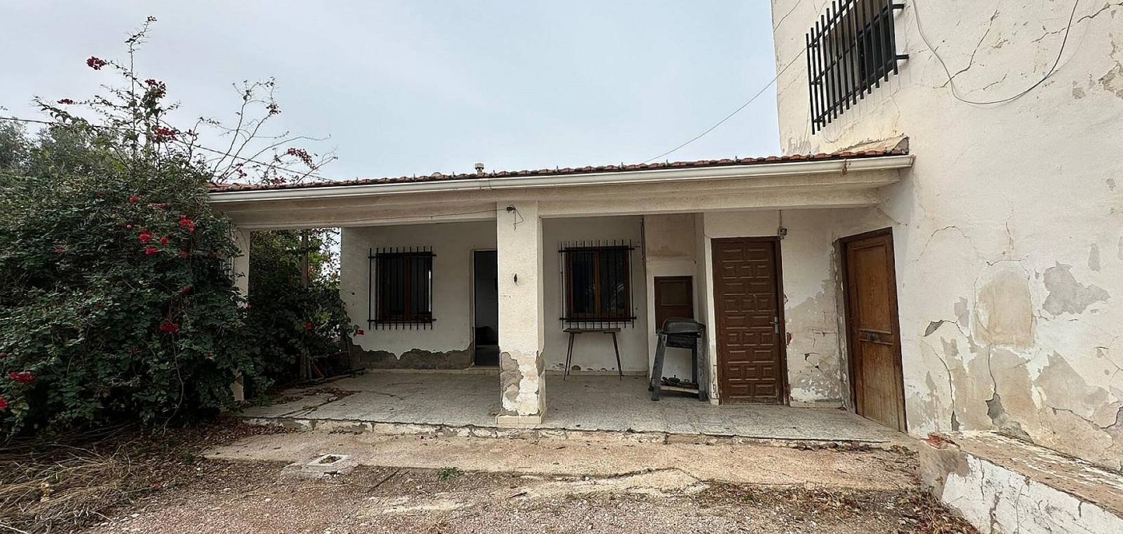 Resale - Country house - Novelda