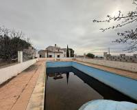 Resale - Country house - Novelda
