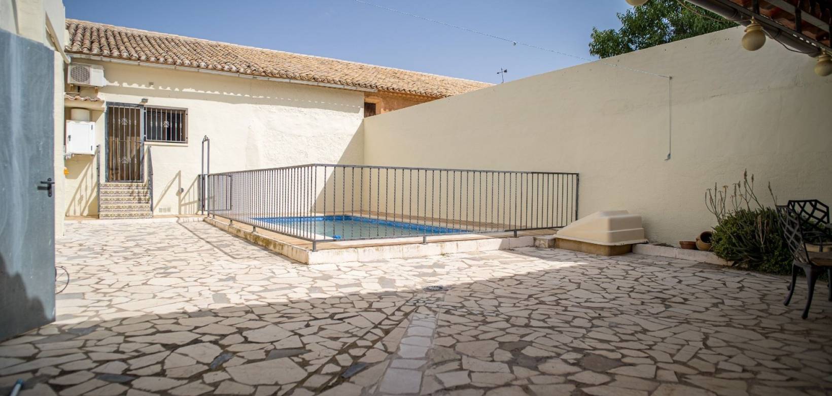 Resale - Country house - Pinoso