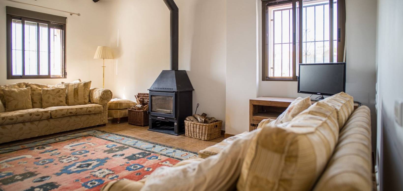 Resale - Country house - Pinoso