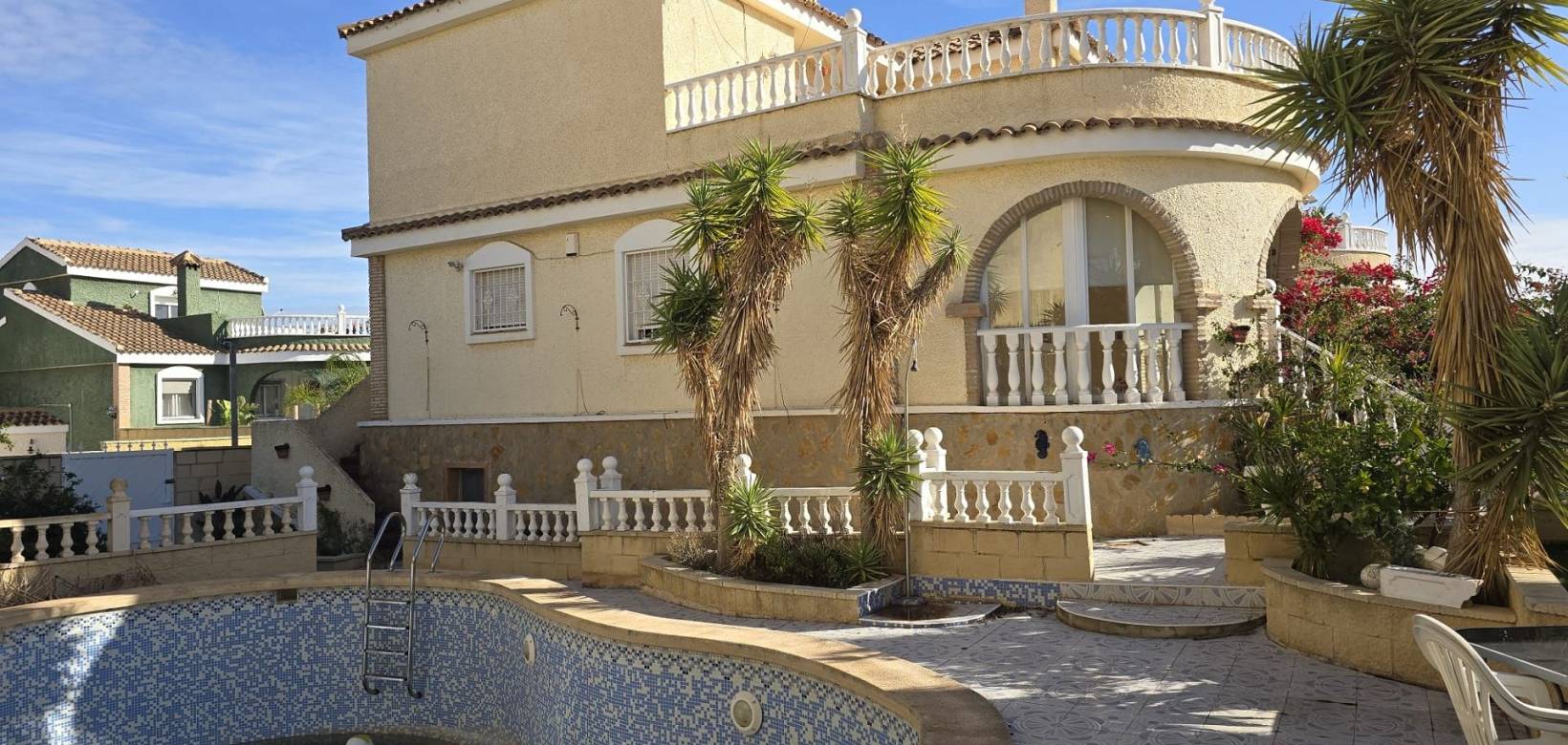 Resale - Detached villa - Monforte del Cid