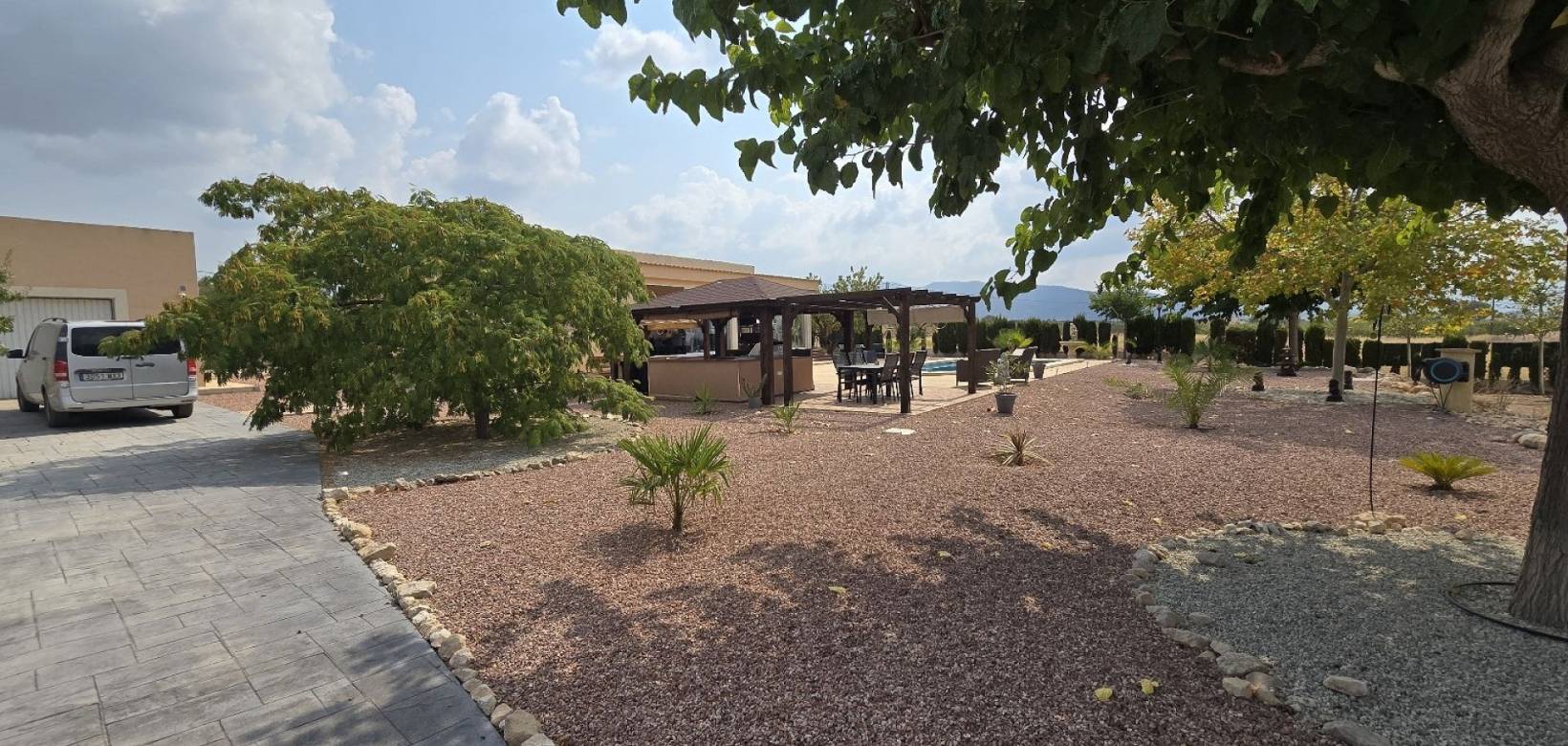 Resale - Detached villa - Sax