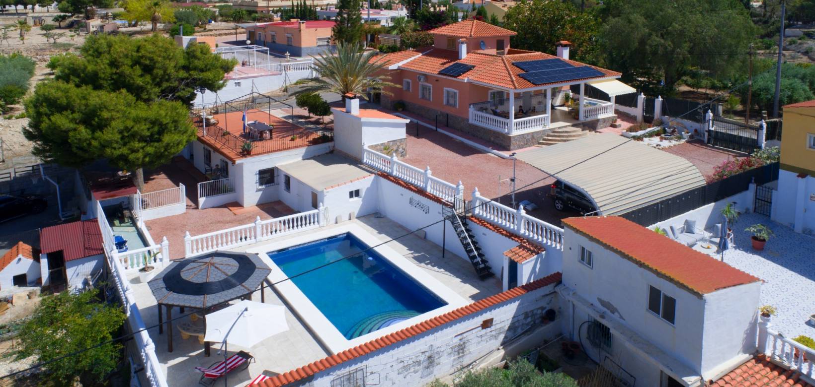 Resale - Finca / Country Property - Albatera