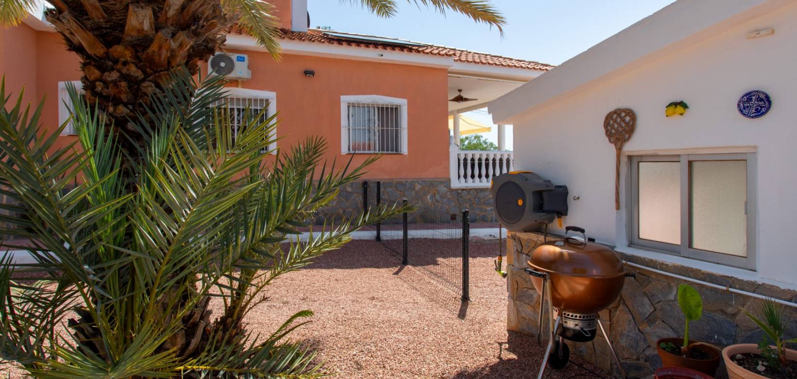 Resale - Finca / Country Property - Albatera