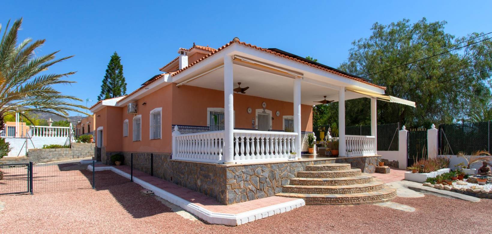 Resale - Finca / Country Property - Albatera