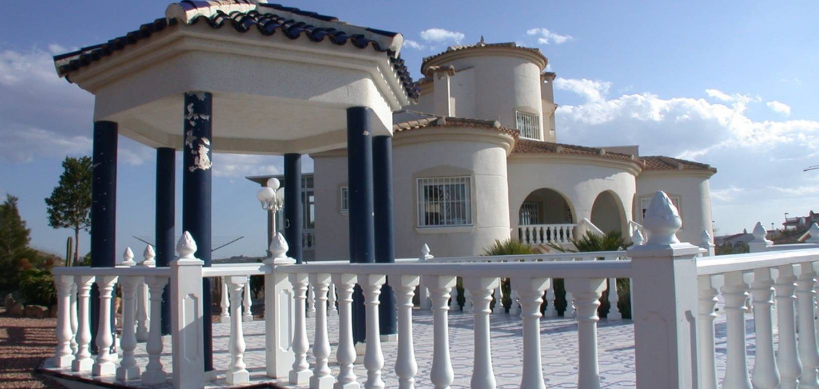 Resale - Finca / Country Property - Almoradí